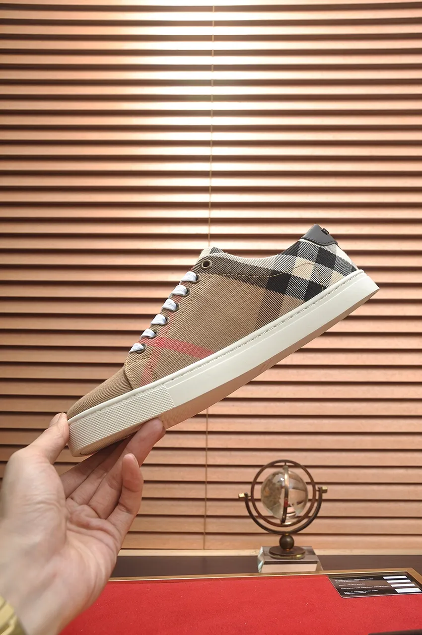 Men's shoes💰480💶[Burberry] (cowhide lining) classic low-top sneakers｜Imported cowhide with classic plaid fabric｜Cow leather lining｜Original outsole｜Fine workmanship and comfortable to wear Size: 38-44 (customized at 45)